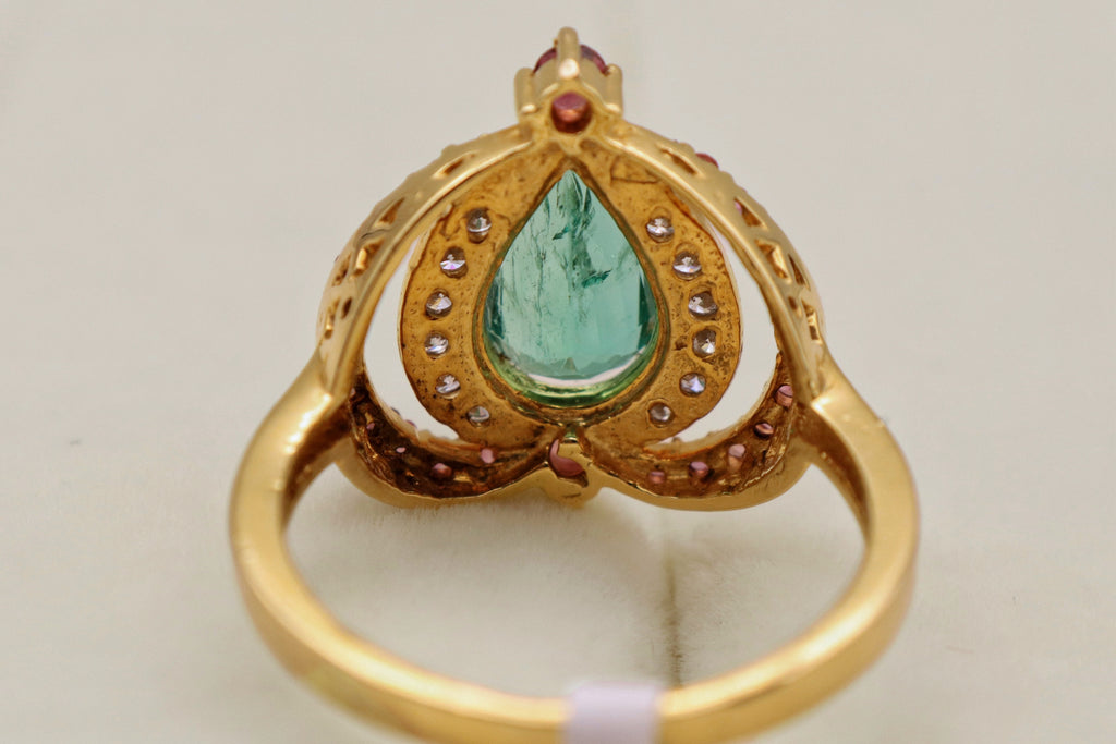 18K Gold Pear-Shaped Emerald Ring with Diamond and Pink Stone Accents