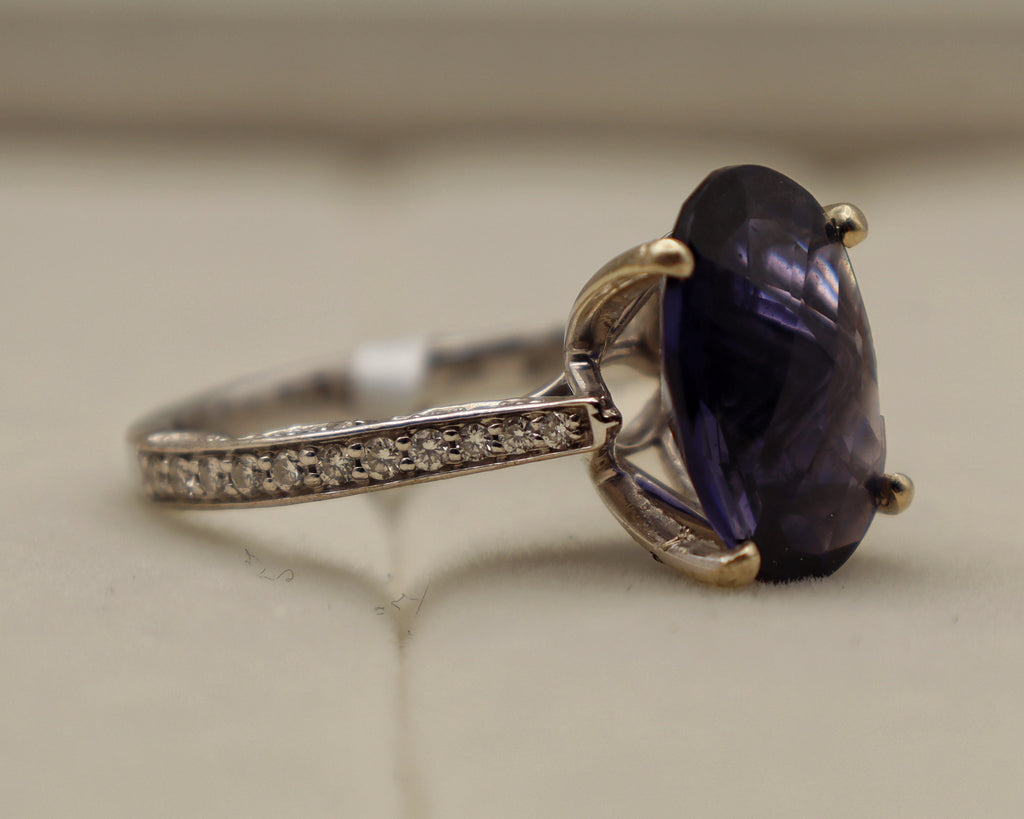 18k White Gold Oval Tanzanite and Diamond Ring