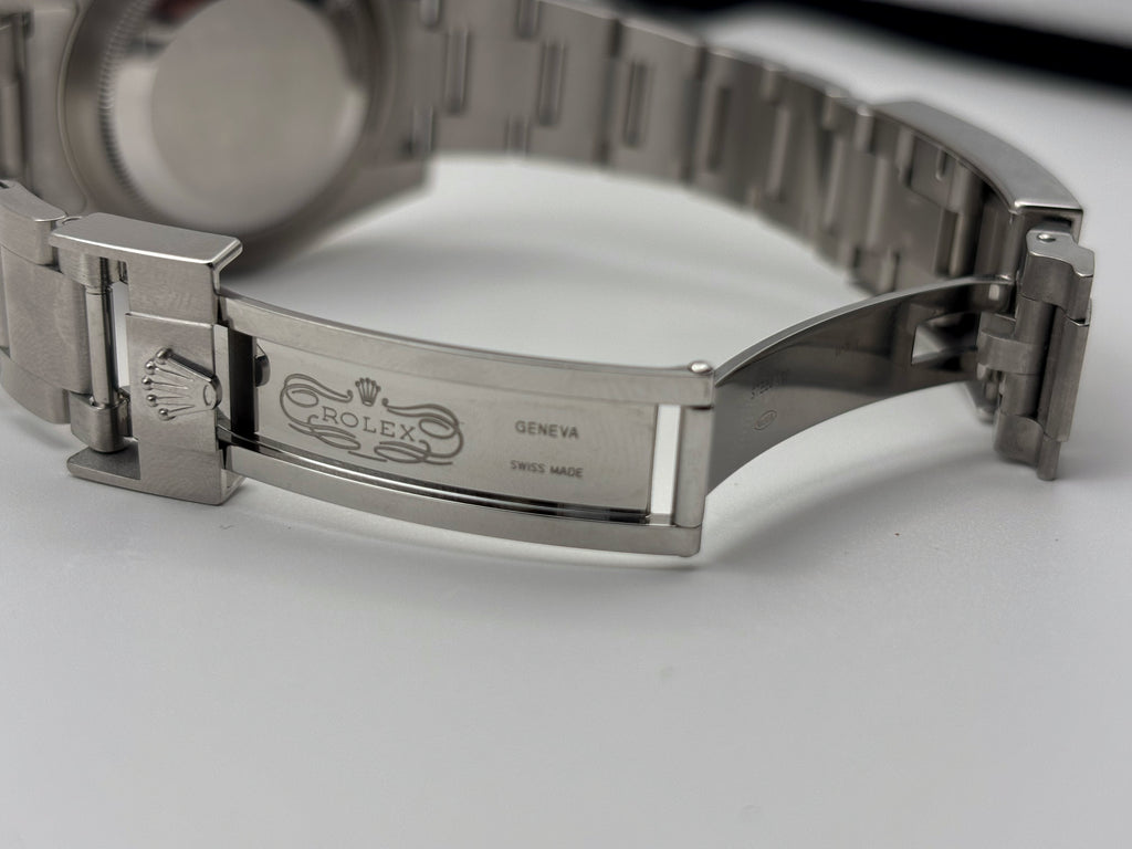 Rolex Submariner Date 116610 40mm Stainless Steel - Pre-Owned
