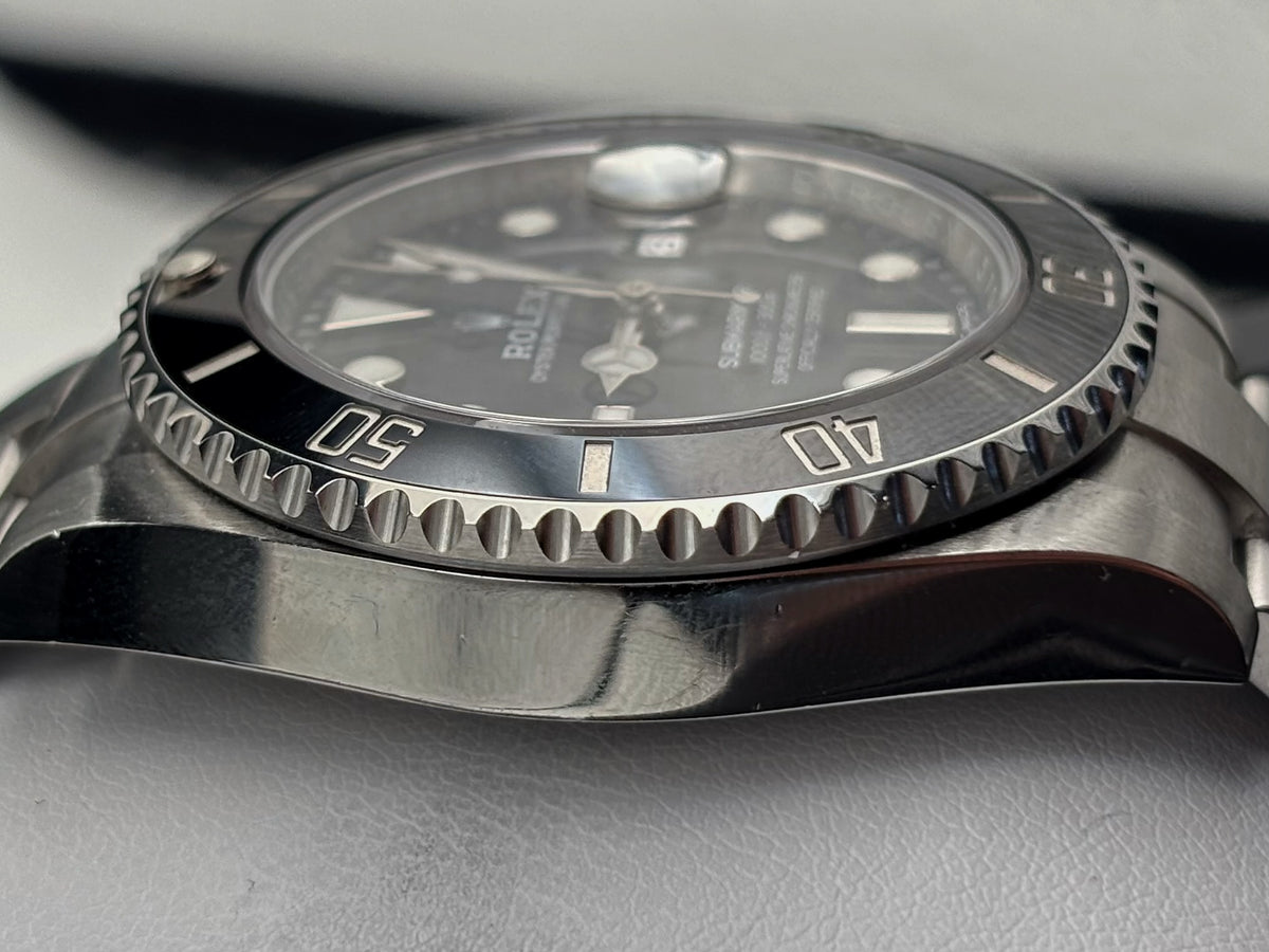 Rolex Submariner Date 116610 40mm Stainless Steel - Pre-Owned
