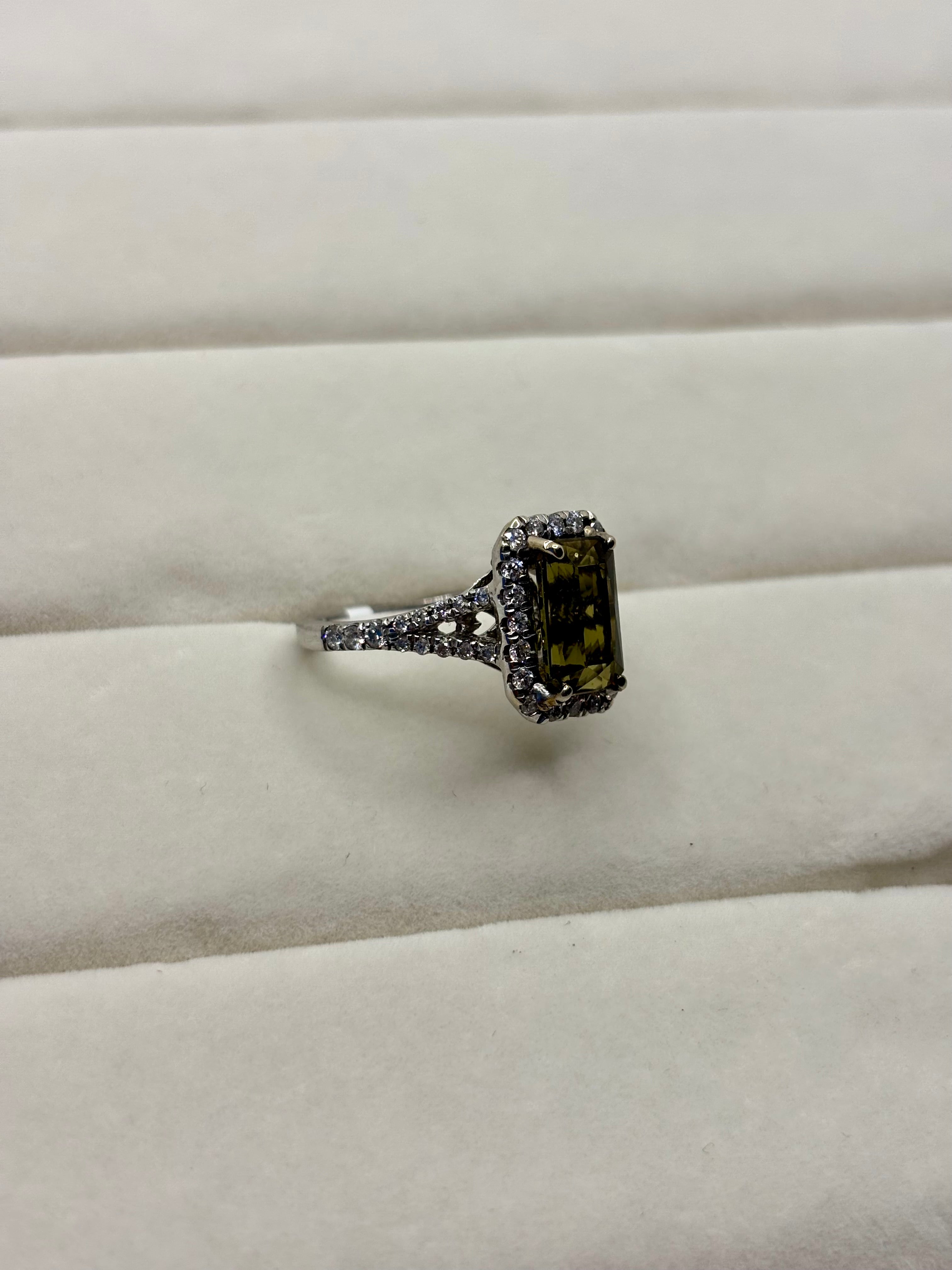 14K Gold Green Tourmaline Ring | Empire Jewelry and Loan