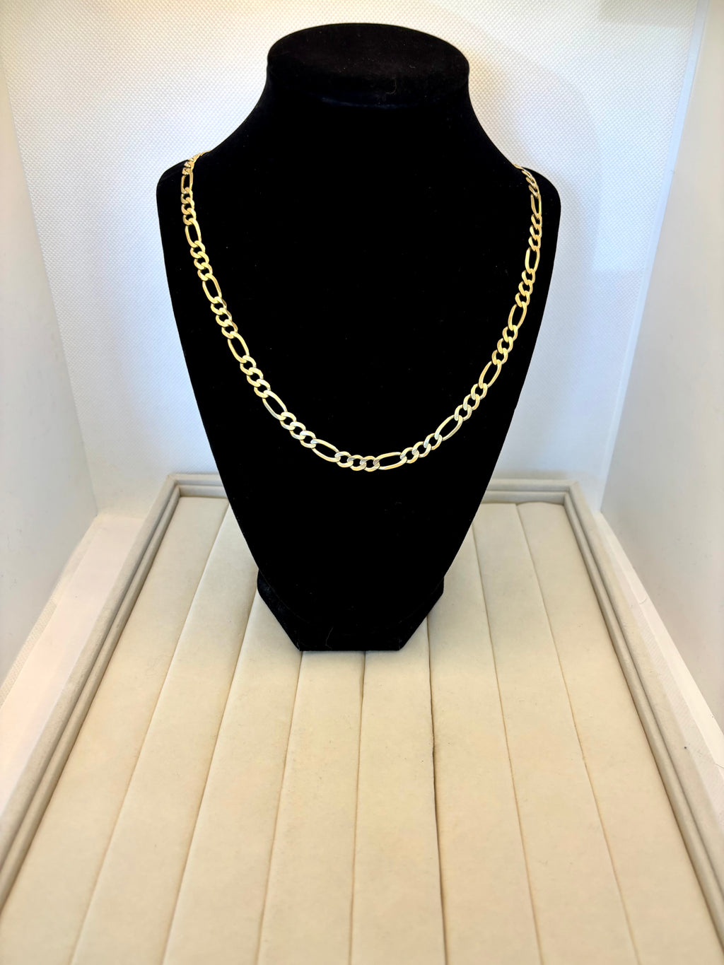 14k Yellow Gold Figaro Chain | Empire Jewelry and Loan