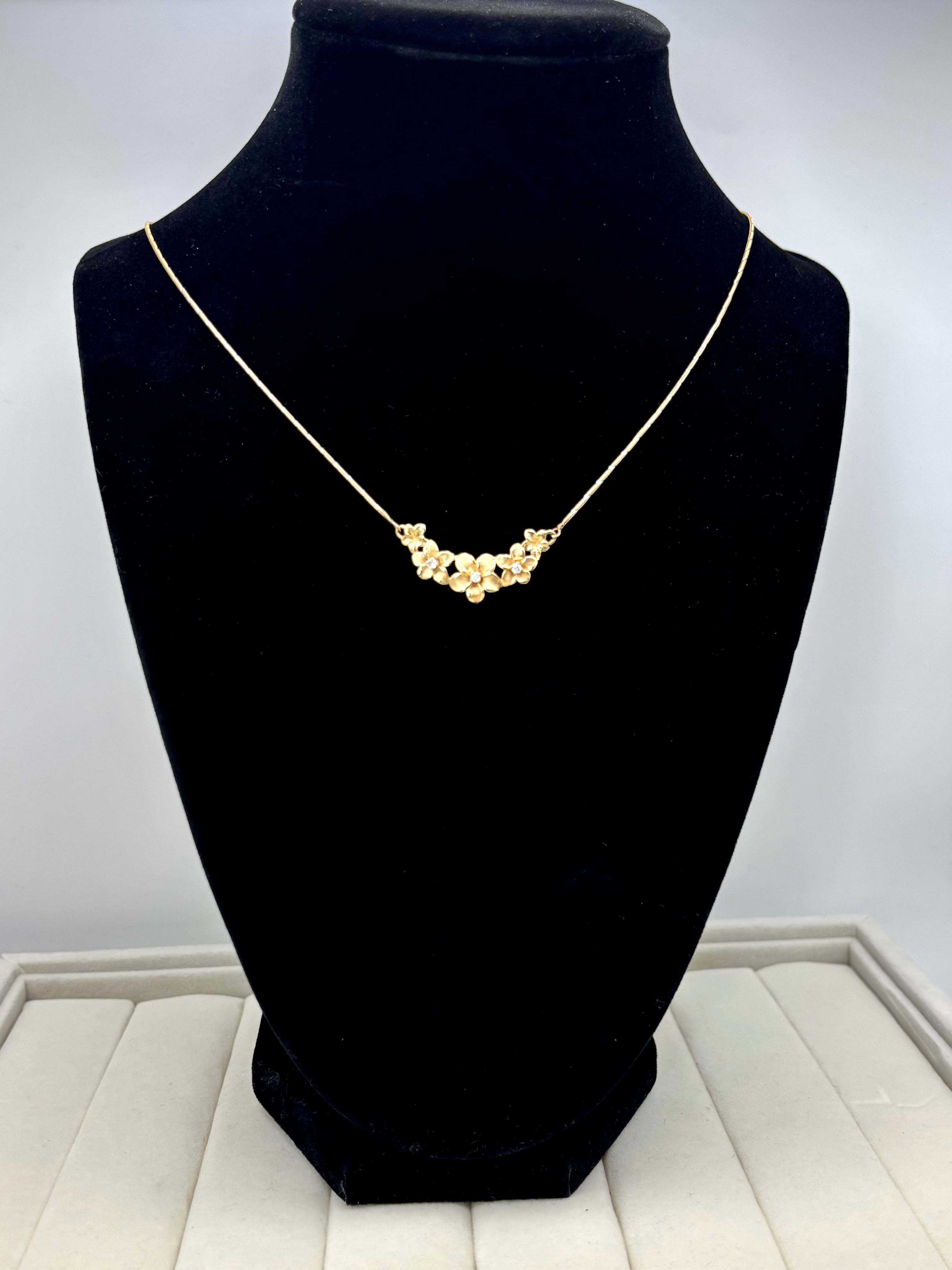 14K Yellow Gold Flower Natural Diamond  Necklace | Empire Jewelry and Loan