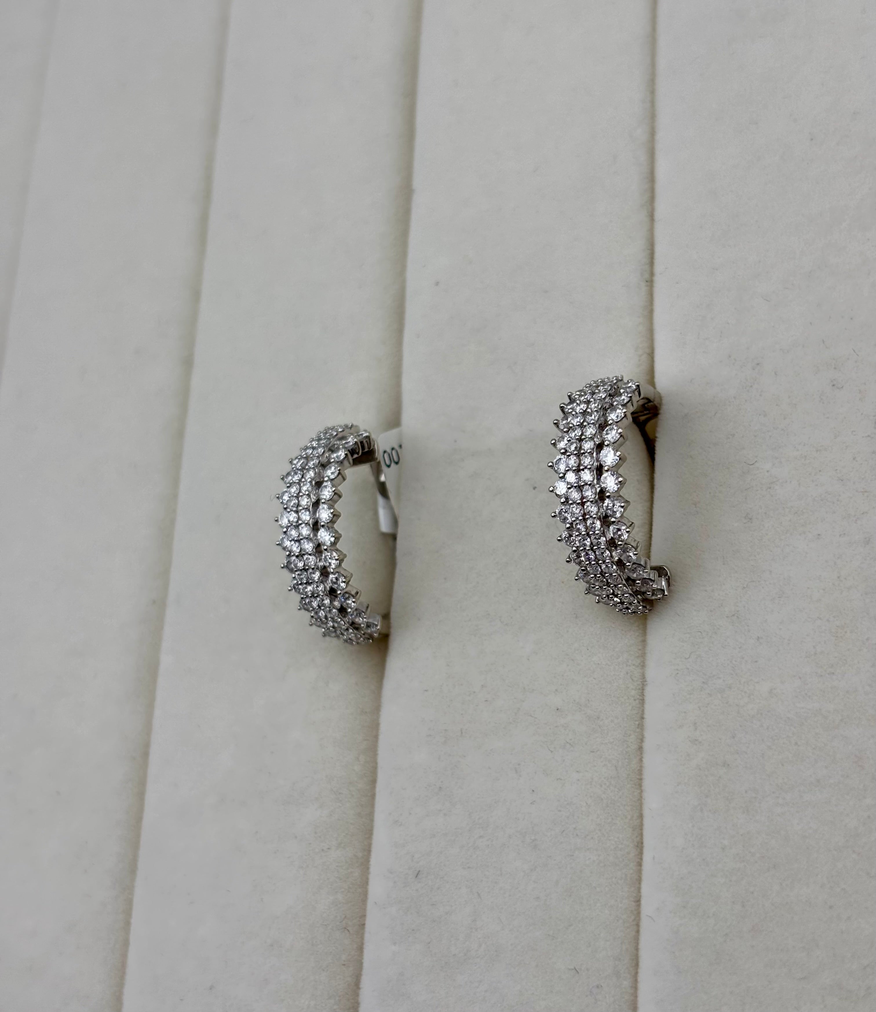 14k White Gold Diamond Hoop Earrings