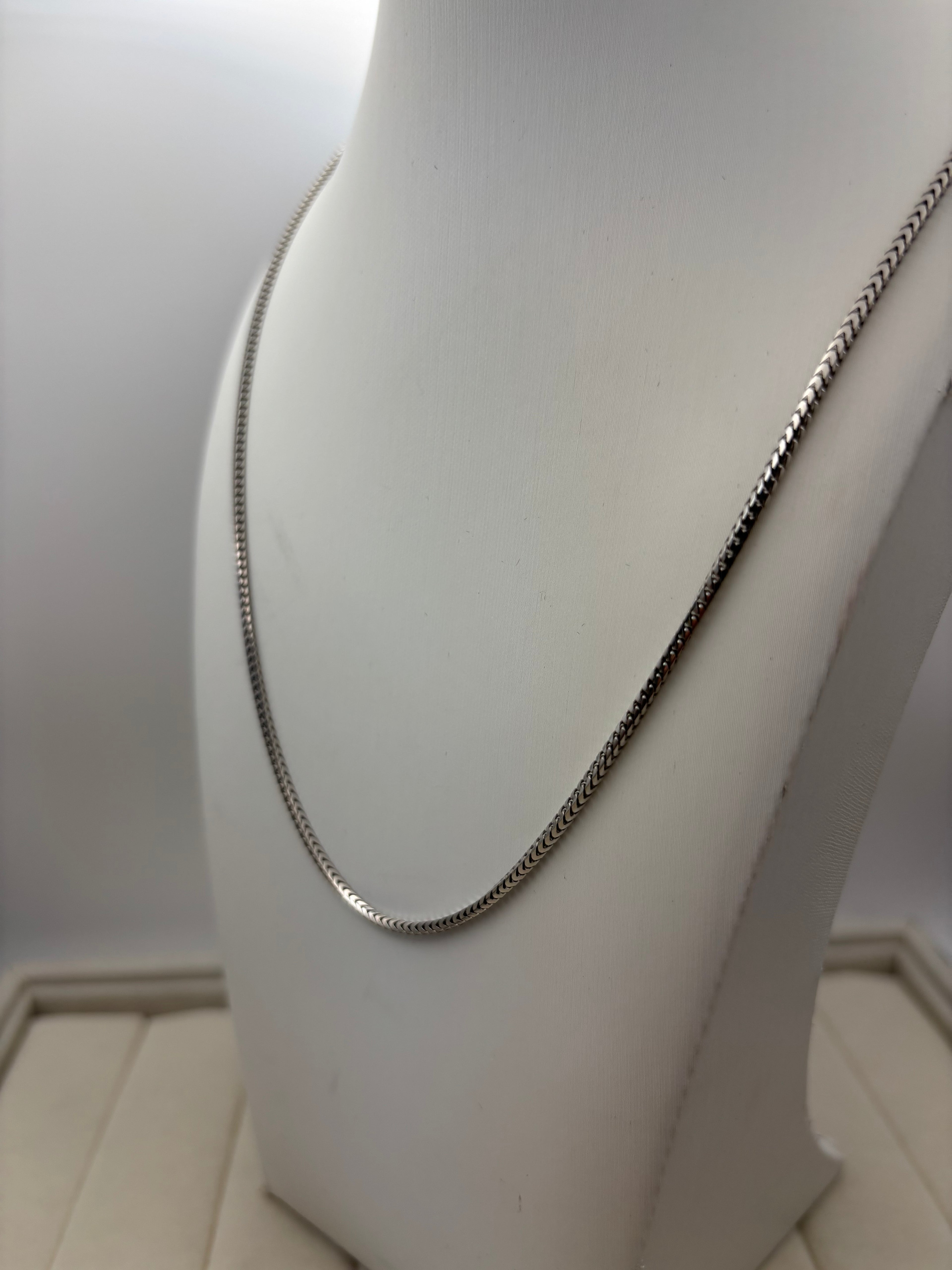 10k White Gold Snake Chain