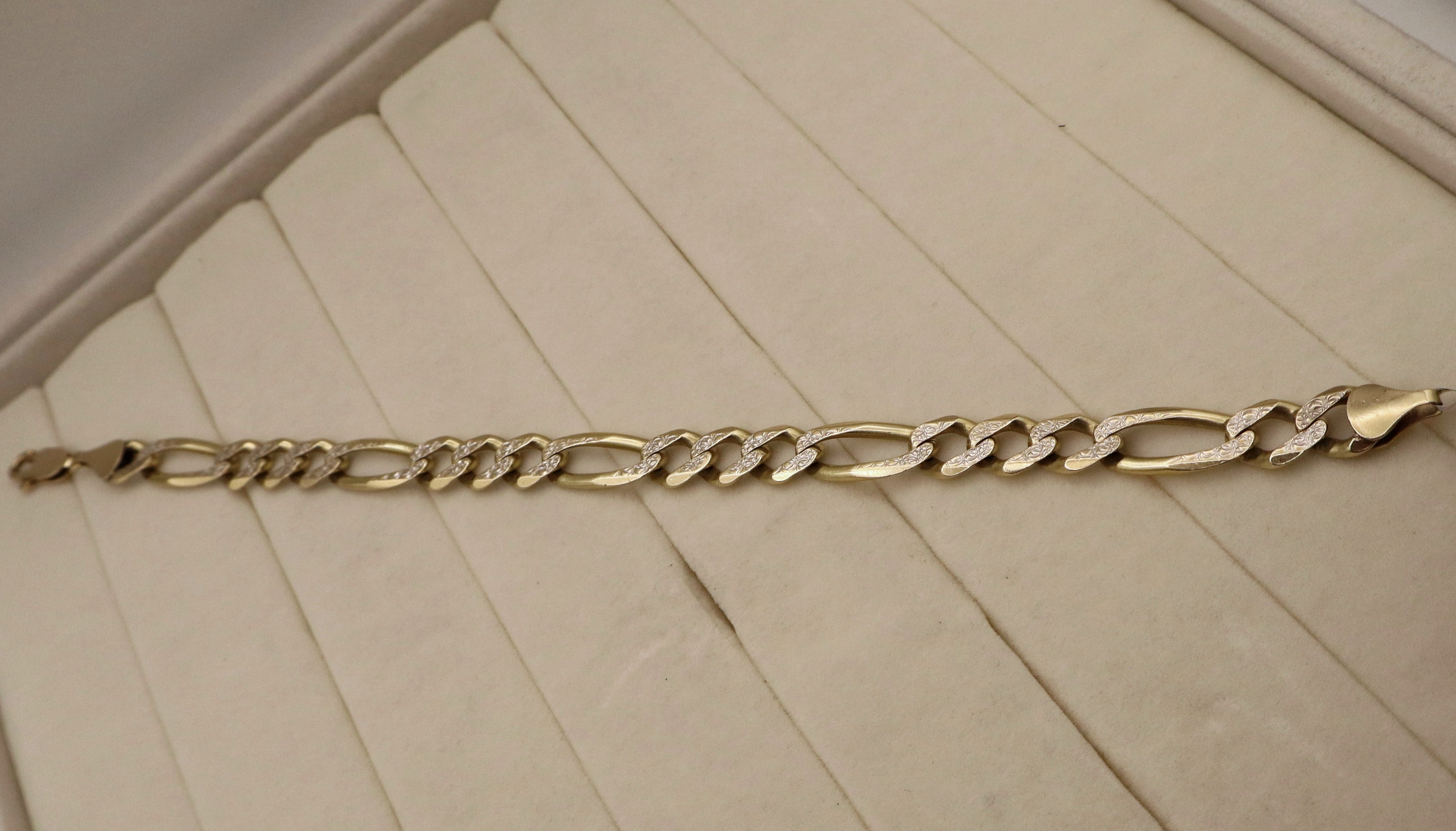 14k Yellow Gold Mens Figaro Link Bracelet