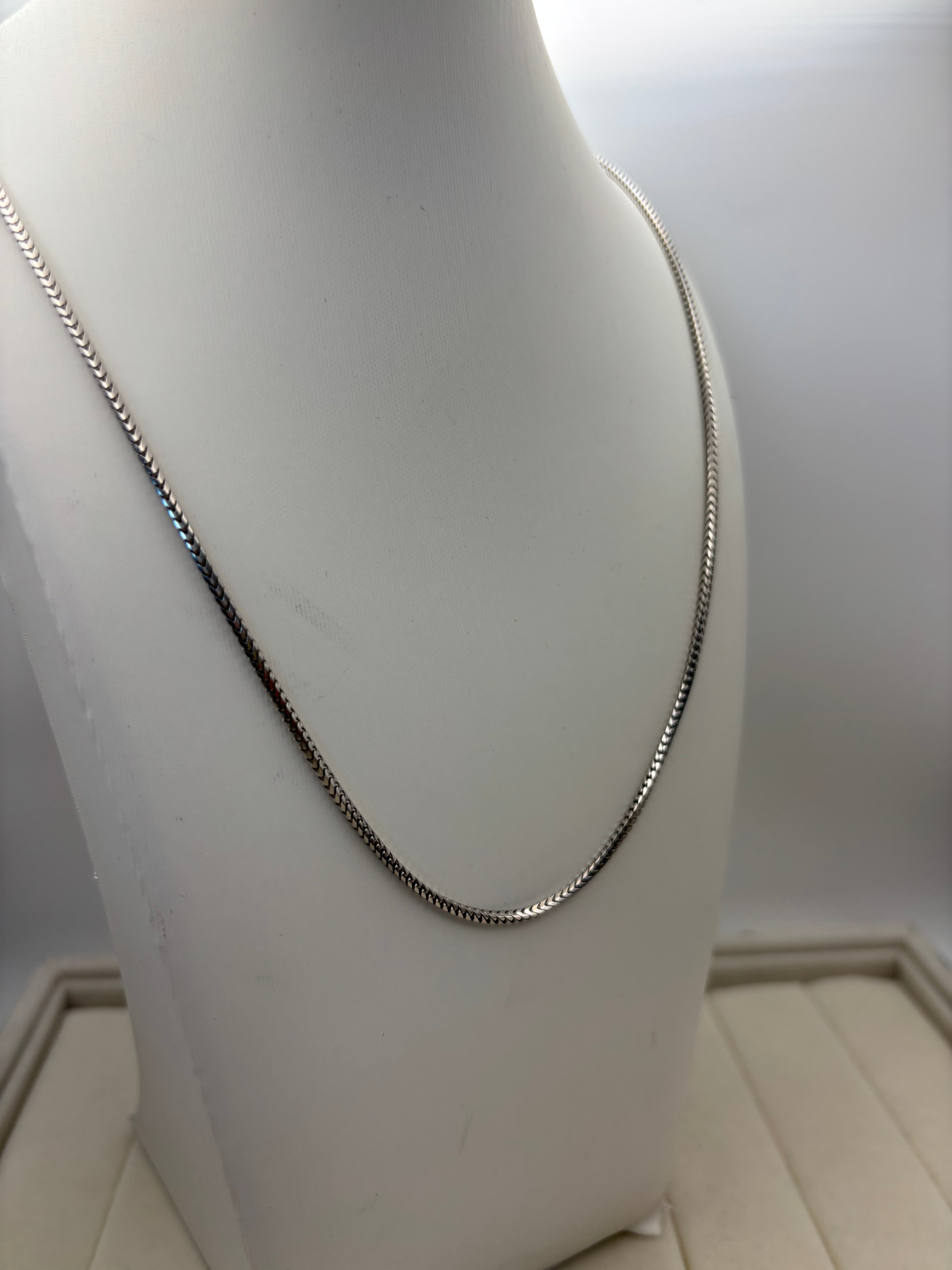 10k White Gold Snake Chain