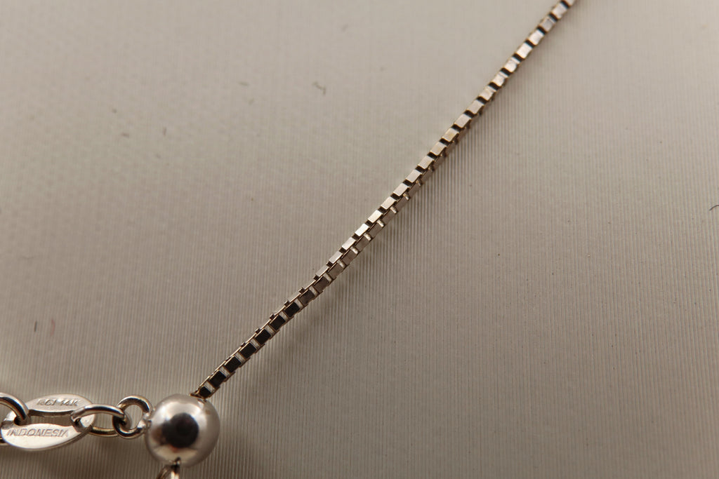 14k White Gold Diamond Circle Pendant