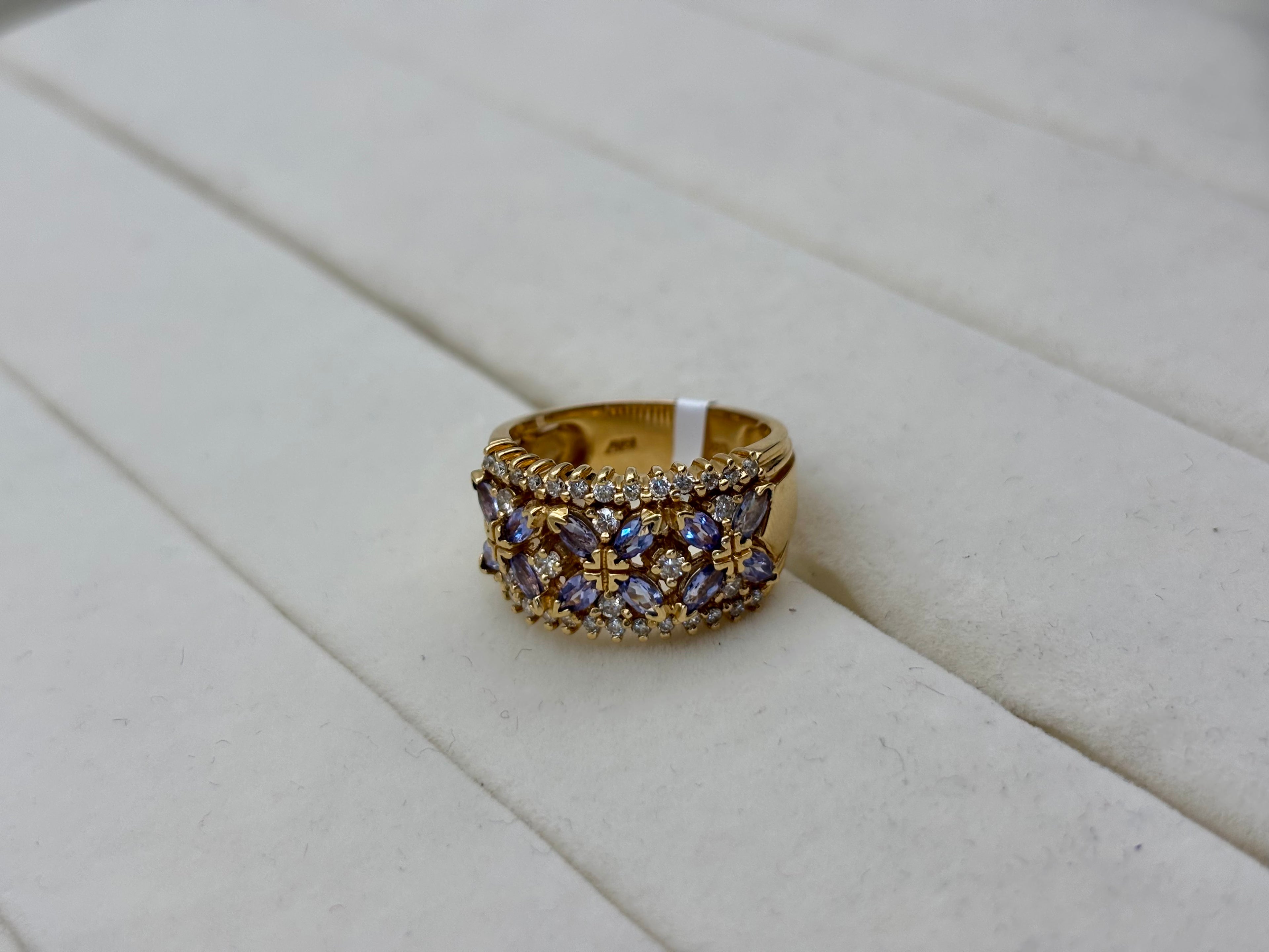 14K Yellow Gold Diamond Blue Stone Fancy Ring