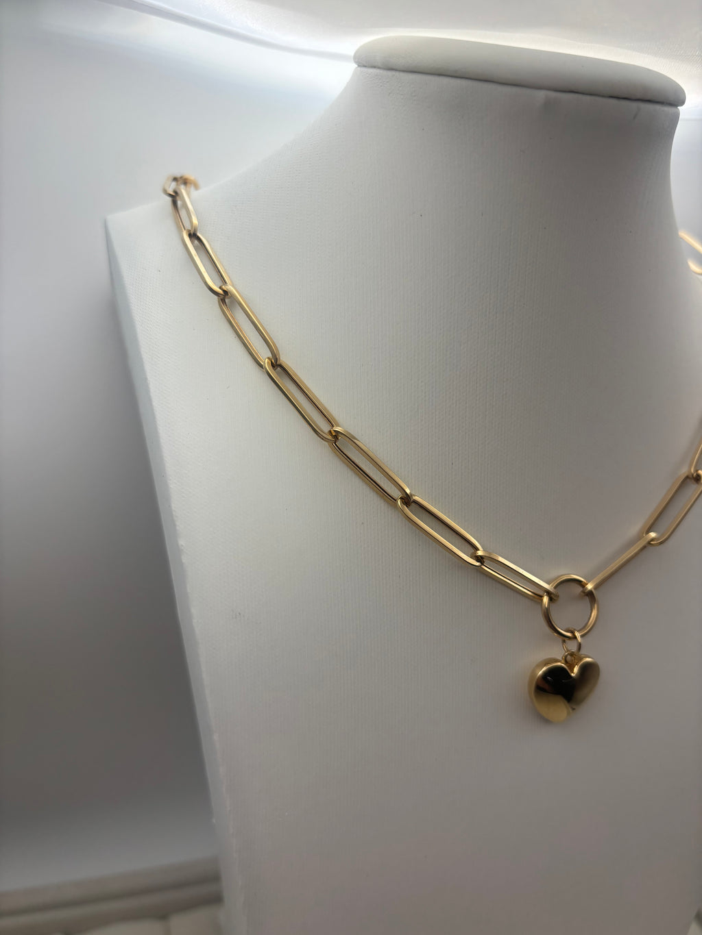 14k Yellow Gold Paperclip Heart Pendant Necklace