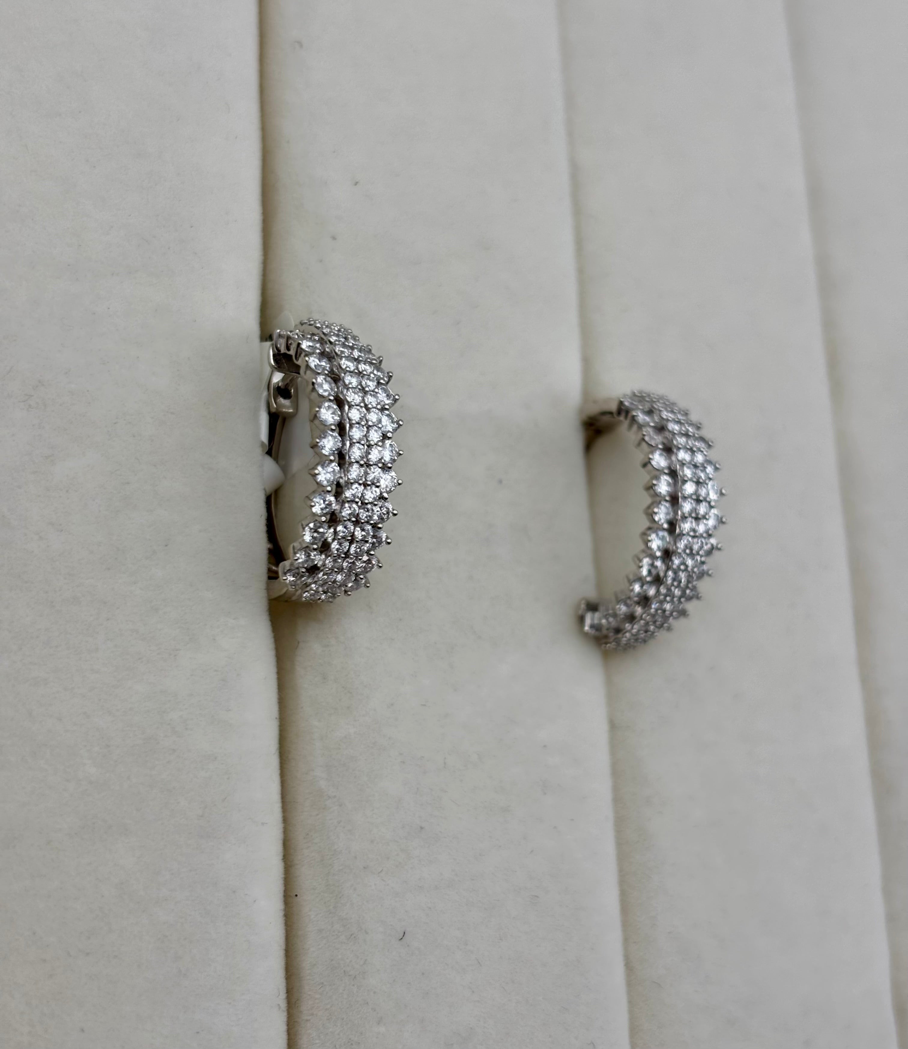 14k White Gold Diamond Hoop Earrings