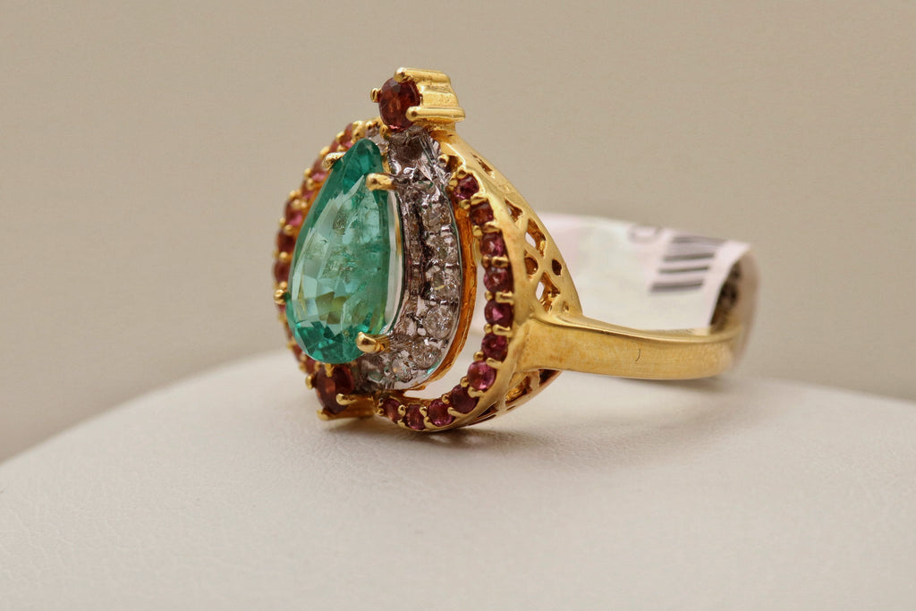 18K Gold Pear-Shaped Emerald Ring with Diamond and Pink Stone Accents