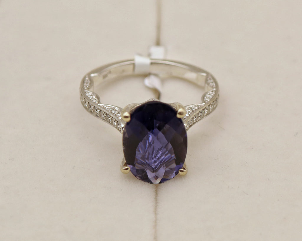 18k White Gold Oval Tanzanite and Diamond Ring