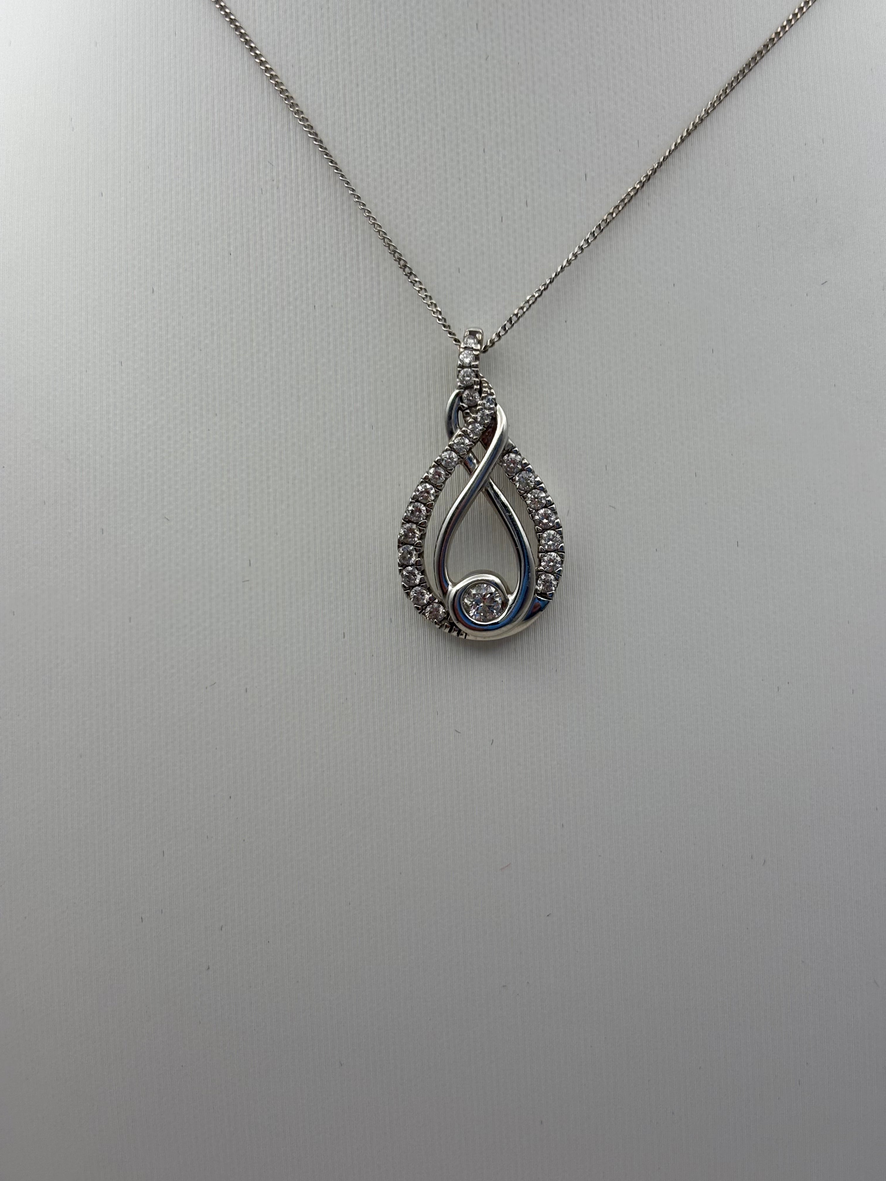 10K White Gold Diamond Teardrop Pendant Necklace