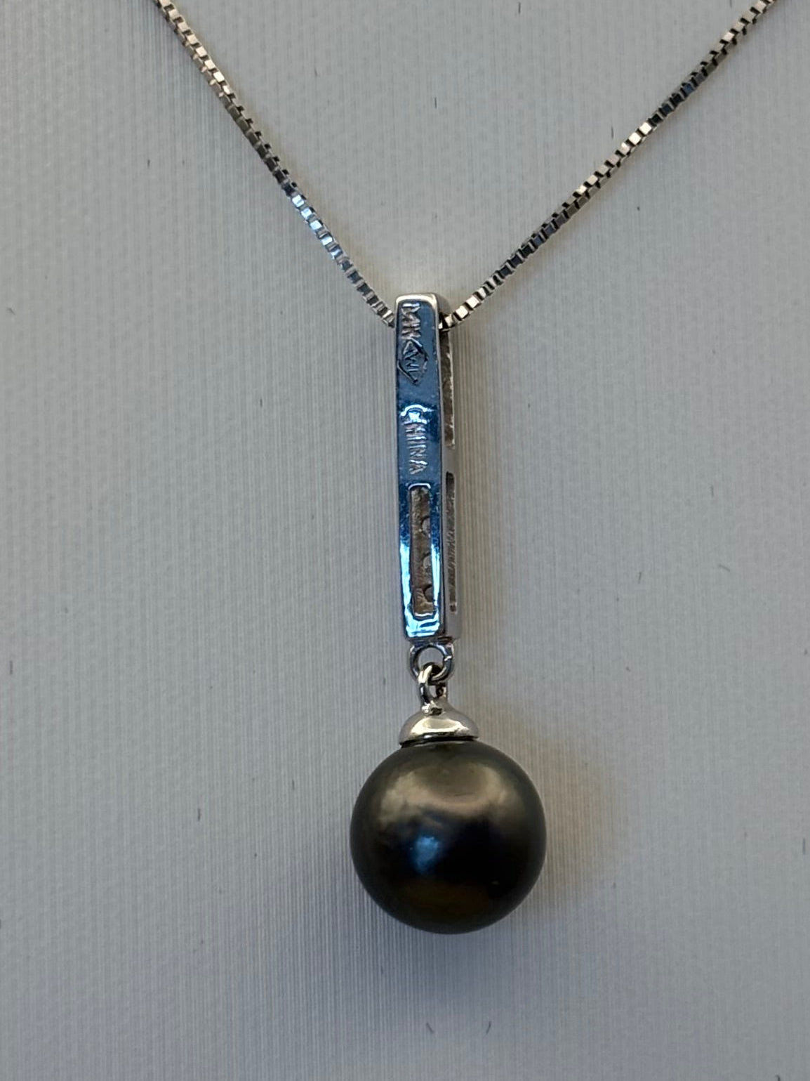 14K White Gold Black Pearl Diamond Pendant Necklace