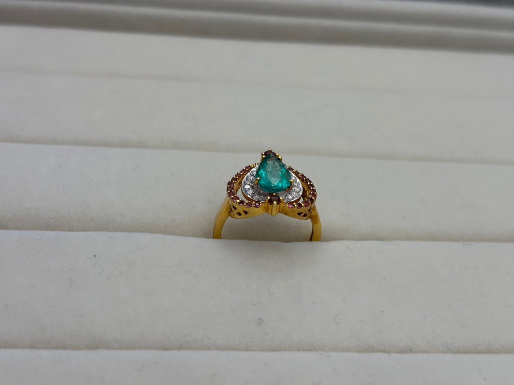 18K Gold Pear-Shaped Emerald Ring with Diamond and Pink Stone Accents