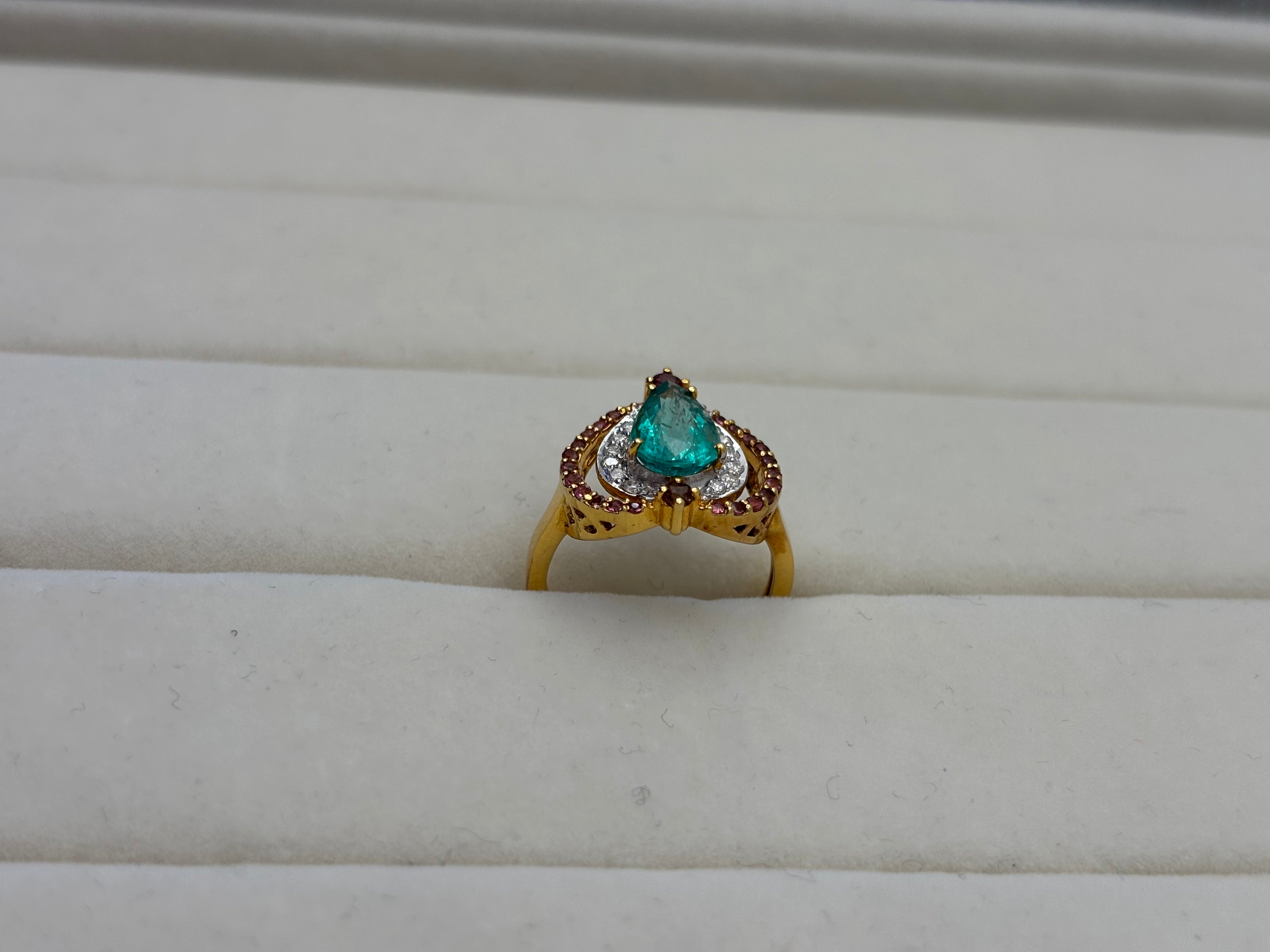 18K Gold Pear-Shaped Emerald Ring with Diamond and Pink Stone Accents